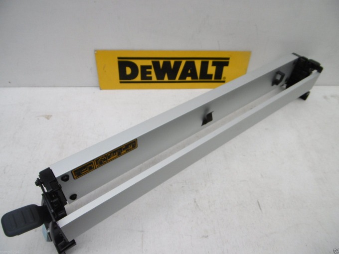 1004696-27 DEWALT ORIGINAL NÁHRADNÍ PRAVÍTKO PRO PILU DW745, TYPE 4